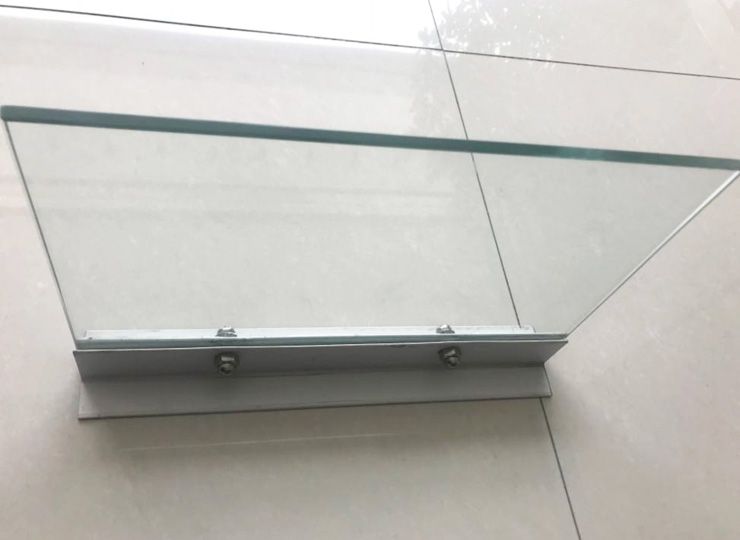 使用鋼化玻璃擋煙垂壁應注意什么？