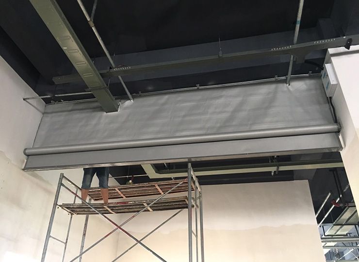 擋煙垂壁：商場建筑內部煙塵控制系統的重要組成部分